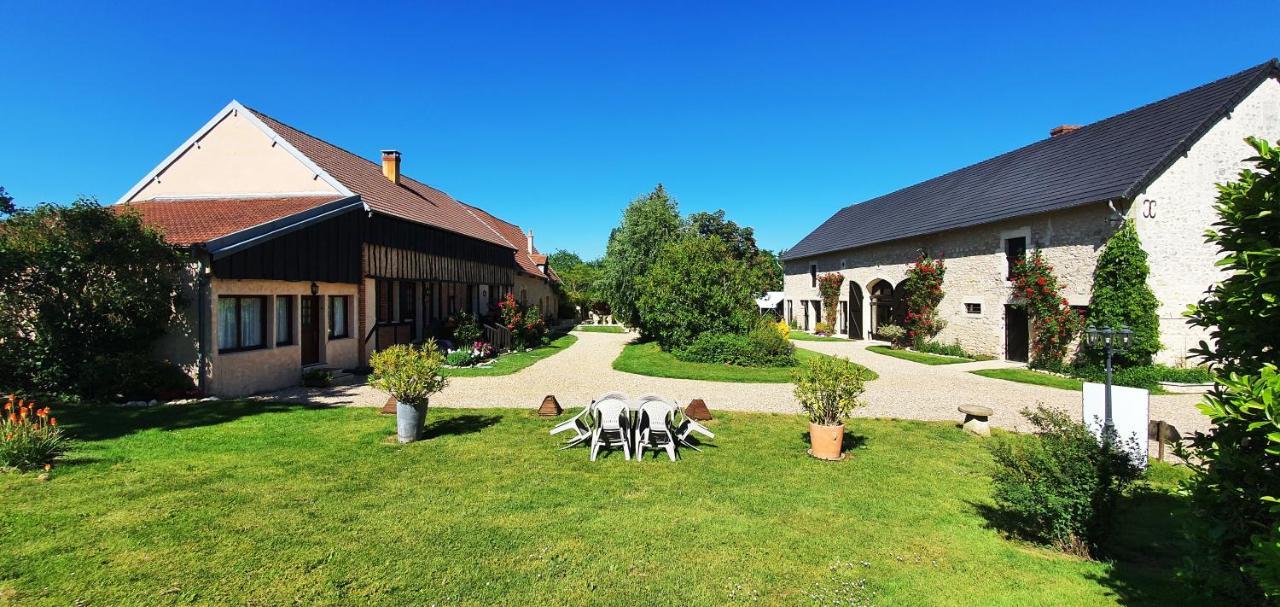 Ferienwohnung Domaine Des Medards Beaulieu-sur-Loire Exterior foto